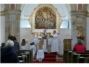 Bittprozession an der Weingartenkapelle (Foto: Karl-Franz Thiede)